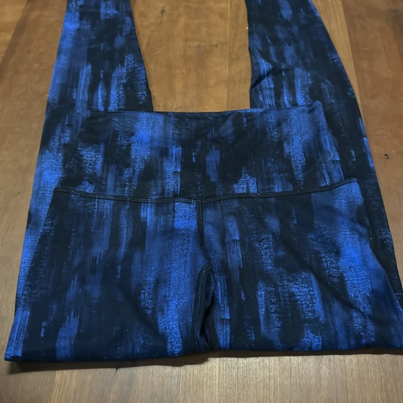 Lululemon leggings size 6 - Picture 2 of 3